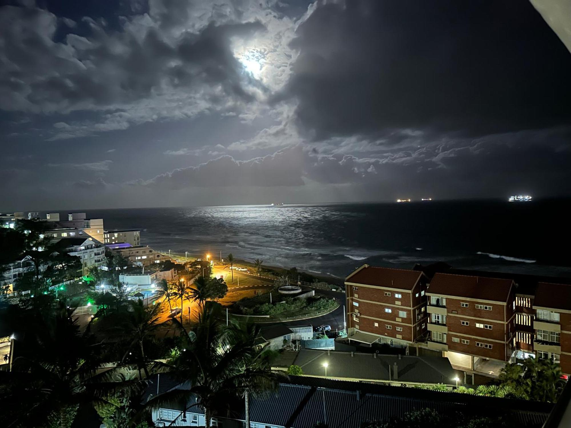 Umdloti Holiday Resort Apartment 514 - Amazing Breaker & Ocean Views Dış mekan fotoğraf